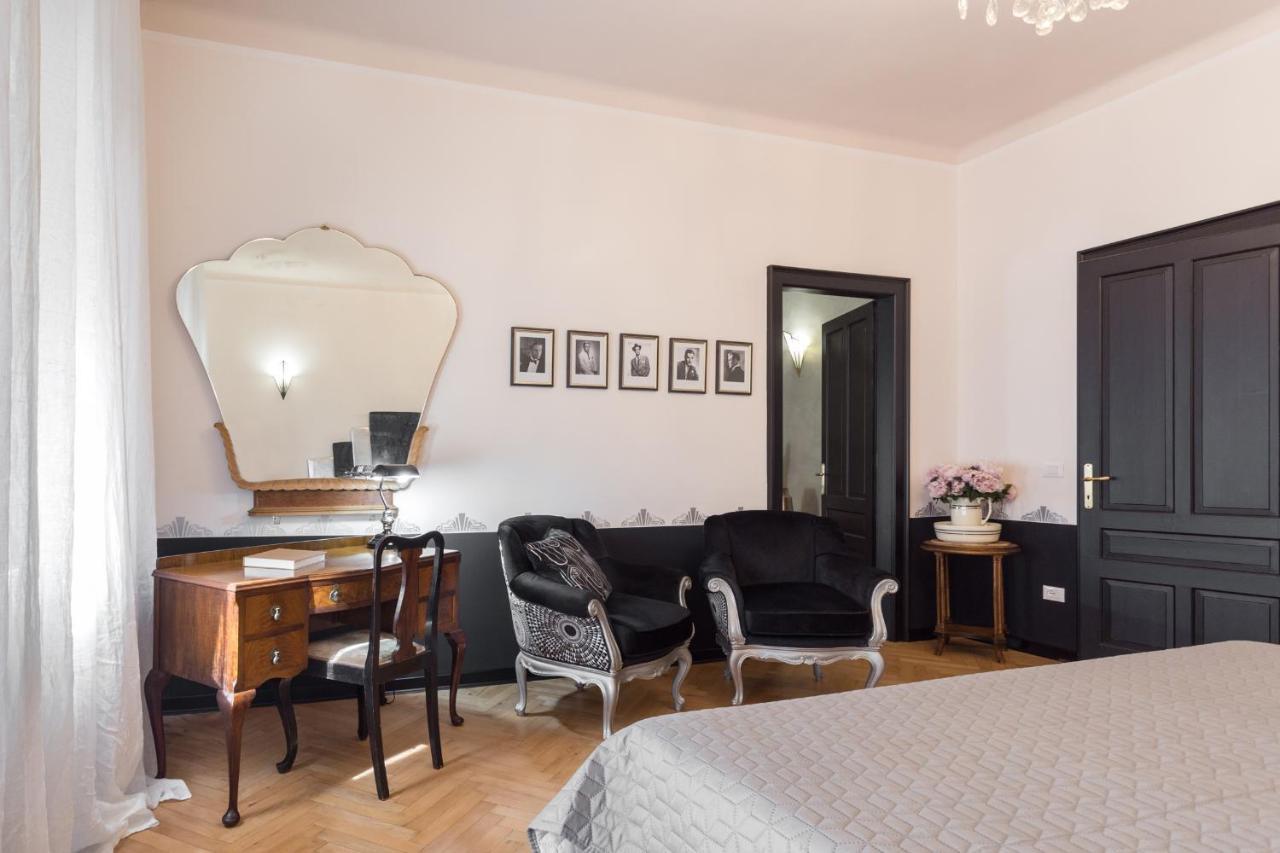 La Casa Di Gatsby Lusso In Pieno Centro Con Parcheggio Apartman Gorizia Kültér fotó